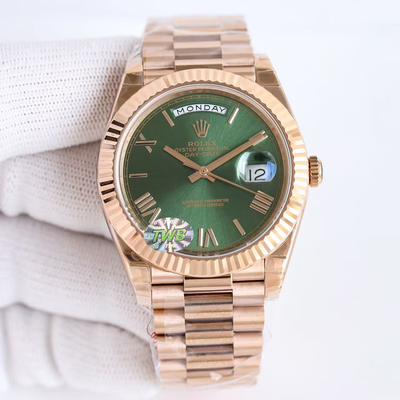 Day-Date-Green Dial Plate in 3 Colors with Roman Numeral Dial
