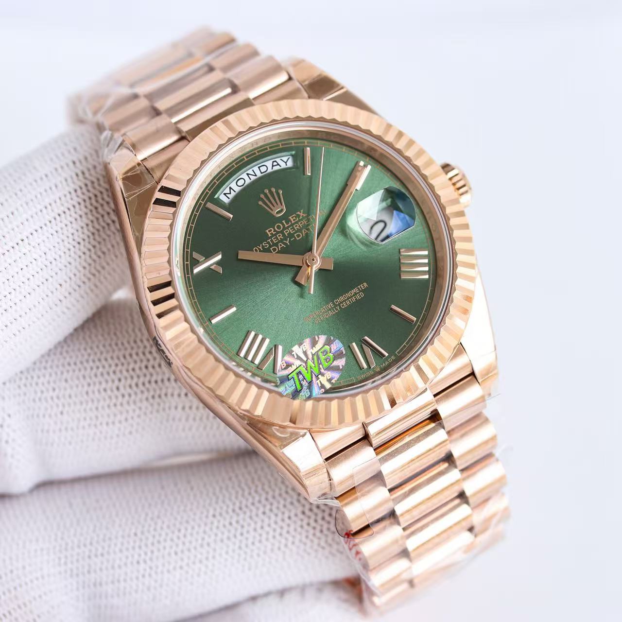 Day-Date-Green Dial Plate in 3 Colors with Roman Numeral Dial