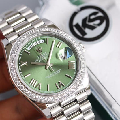 Day-Date-Roman Numeral Dial with Diamond in 4 Colors