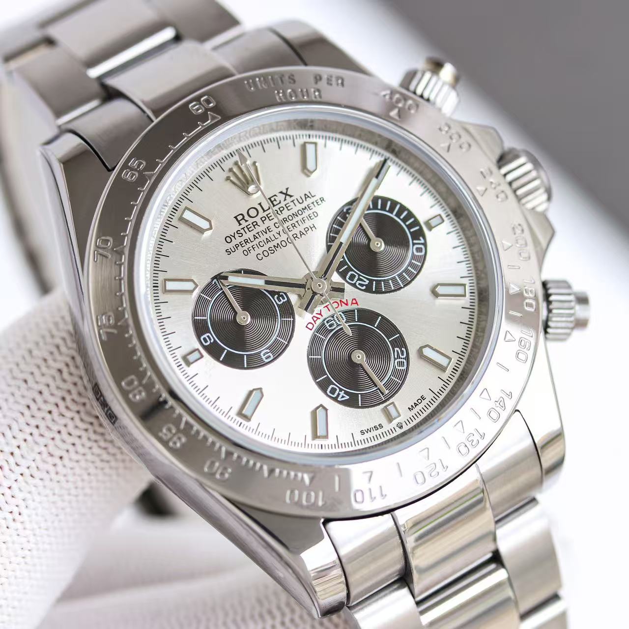 Daytona-Silver & White in 2 Styles