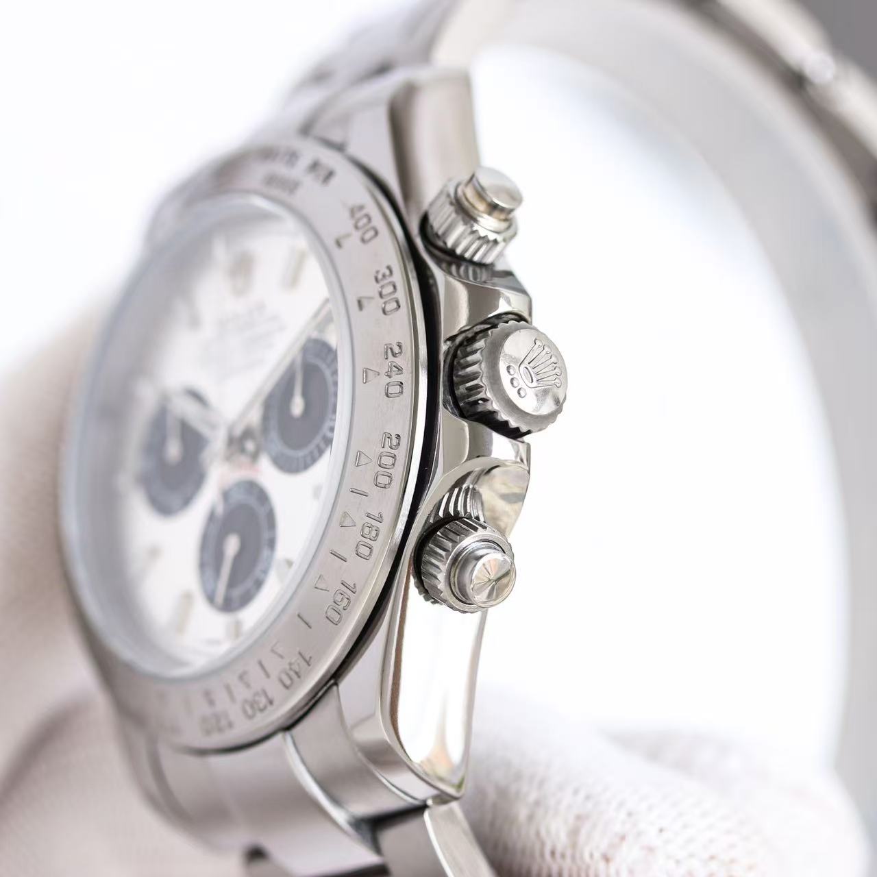 Daytona-Silver & White in 2 Styles