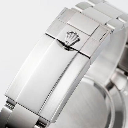 Daytona-White with Silver Bezel in 2 Styles