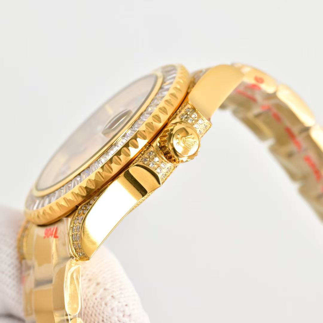 Submariner-Diamond with Gold Strap